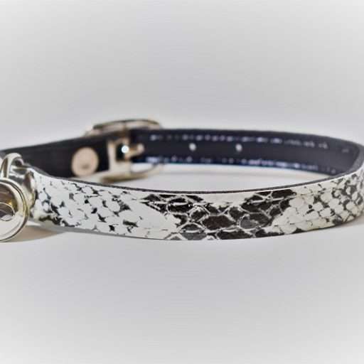 Kattenhalsbandje wit slangenleerprint